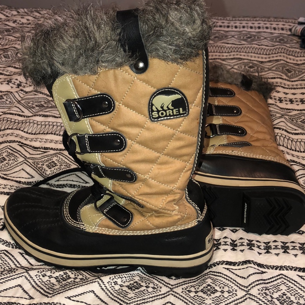 Sorel Joan of Arctic Snow Boots size 8